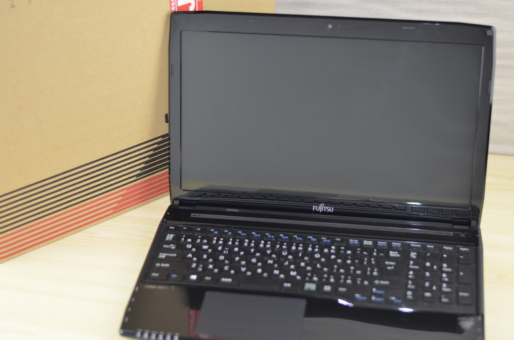 壊れたノートパソコン買取りました！富士通 FMV LIFEBOOK AH42/T FMVA42TB